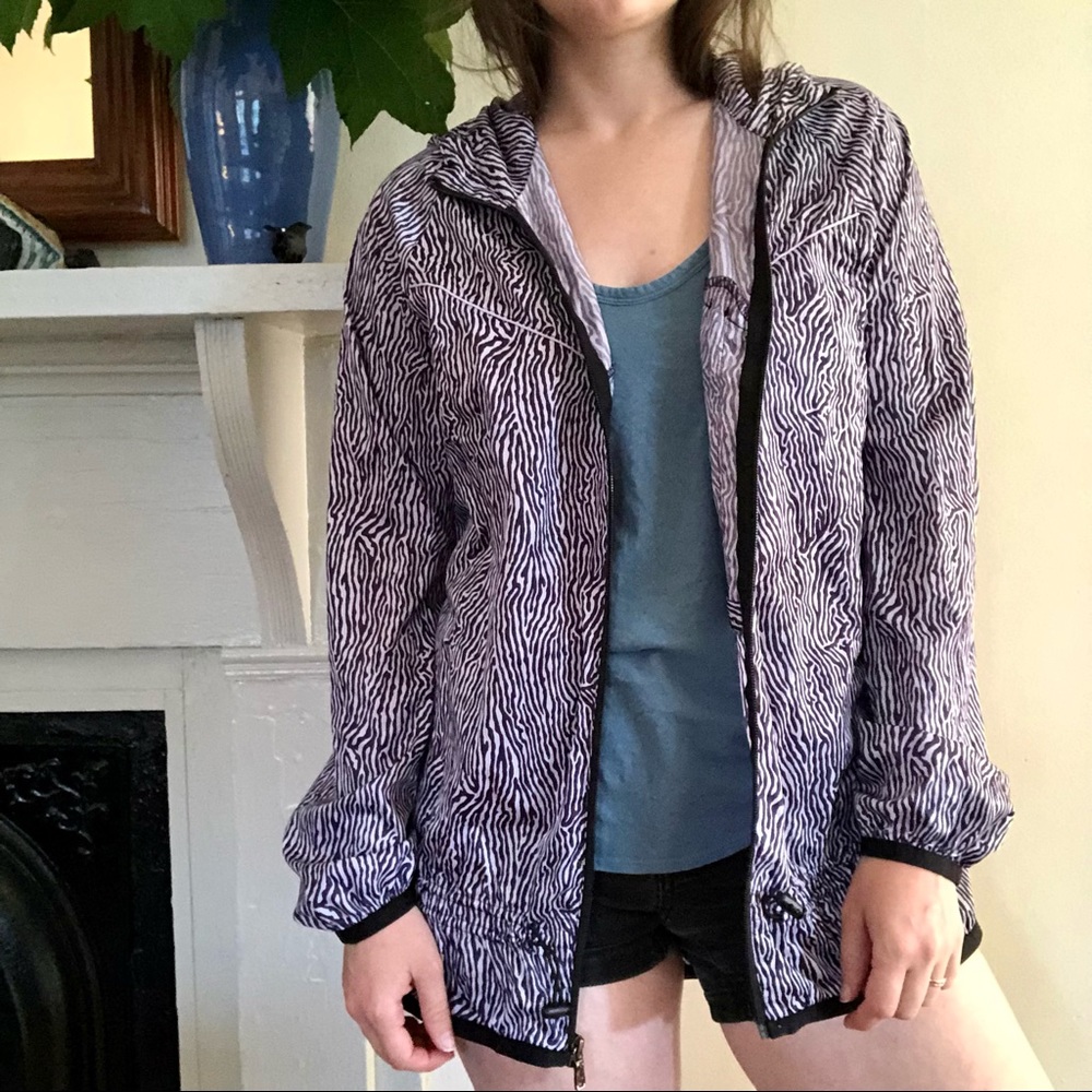 Medium 🌀 Nike Women's Flash Printed Windrunner light jacket